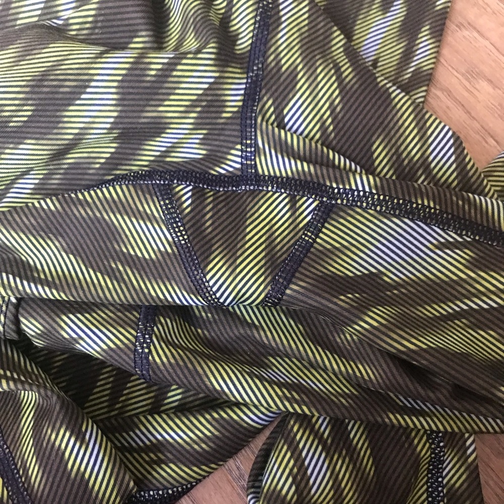 Lululemon tights - Picture 3 of 4